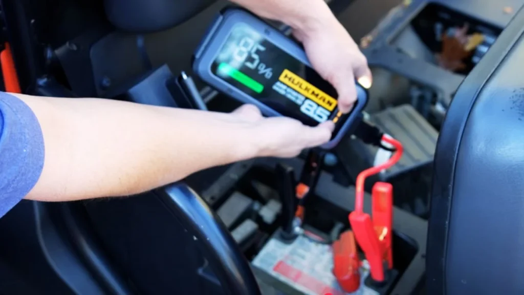 Connecting the Jump Starter